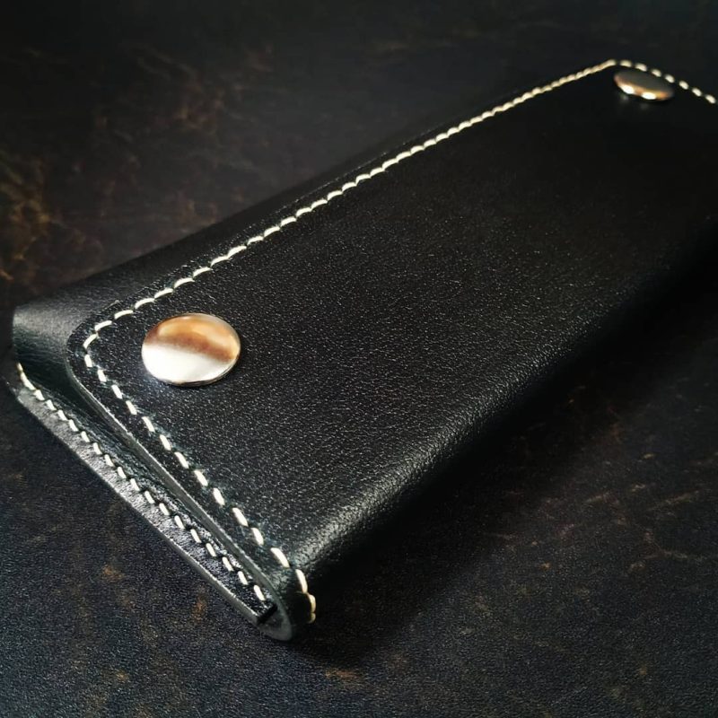 Horizontal waist phone pouch