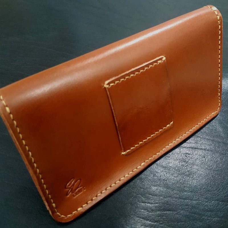 Horizontal waist phone pouch