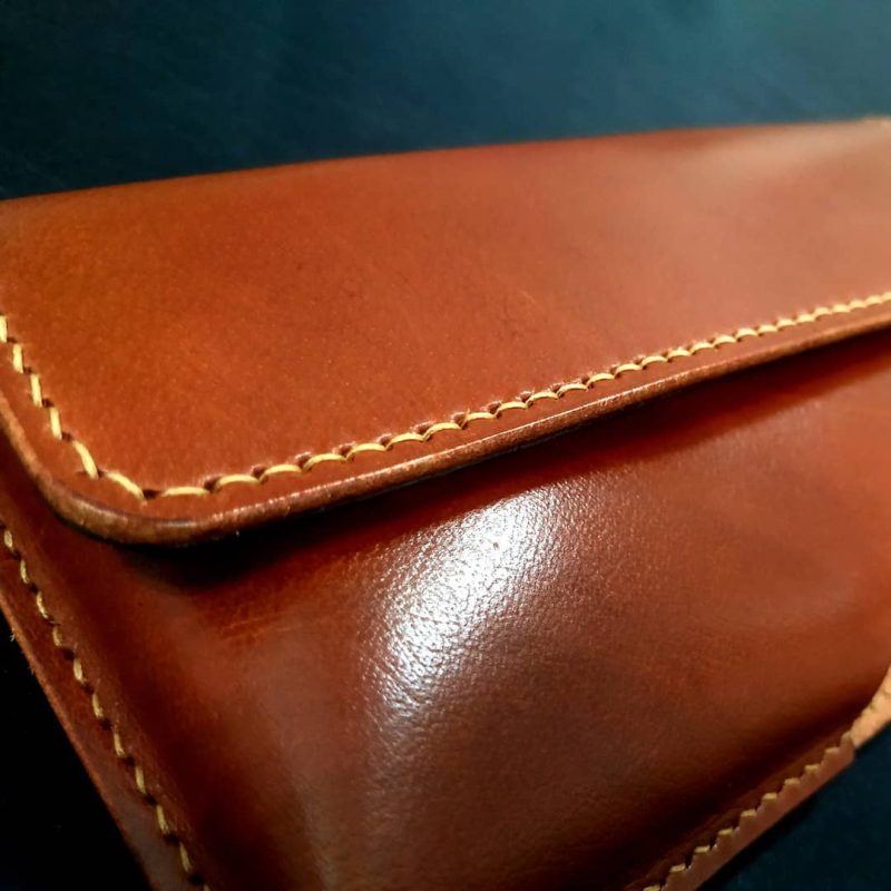 Horizontal waist phone pouch