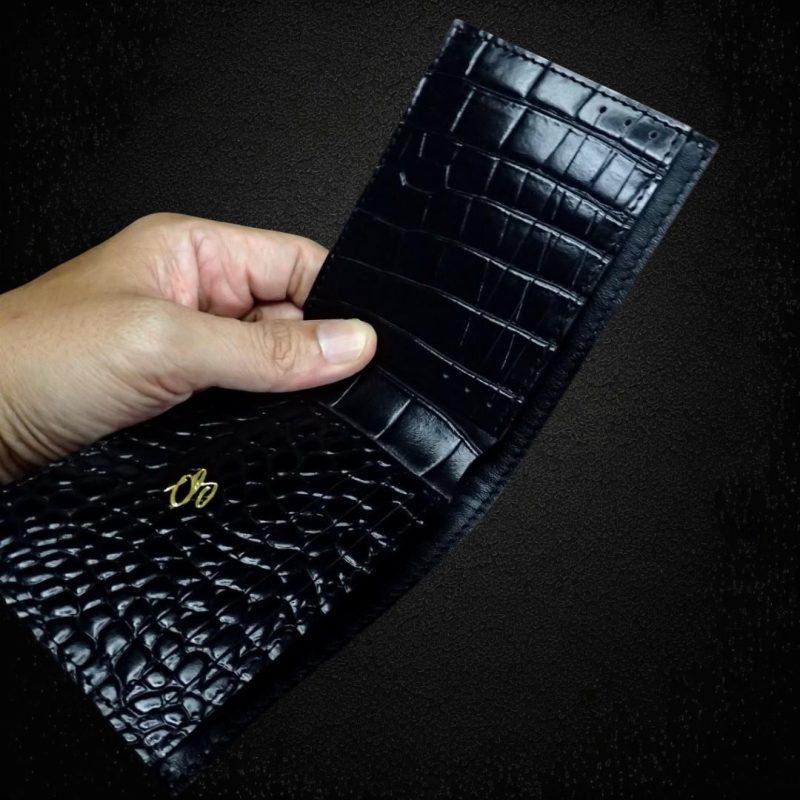 8 Card slot - Black Croc embossed leather