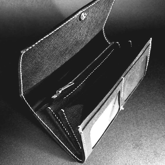 Long women’s purse in black Saffiano leather