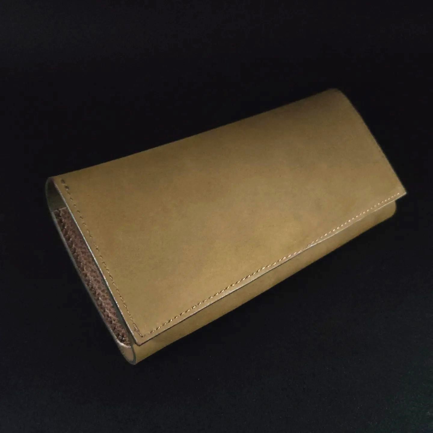 Long women’s purse in full grain nubuck leather