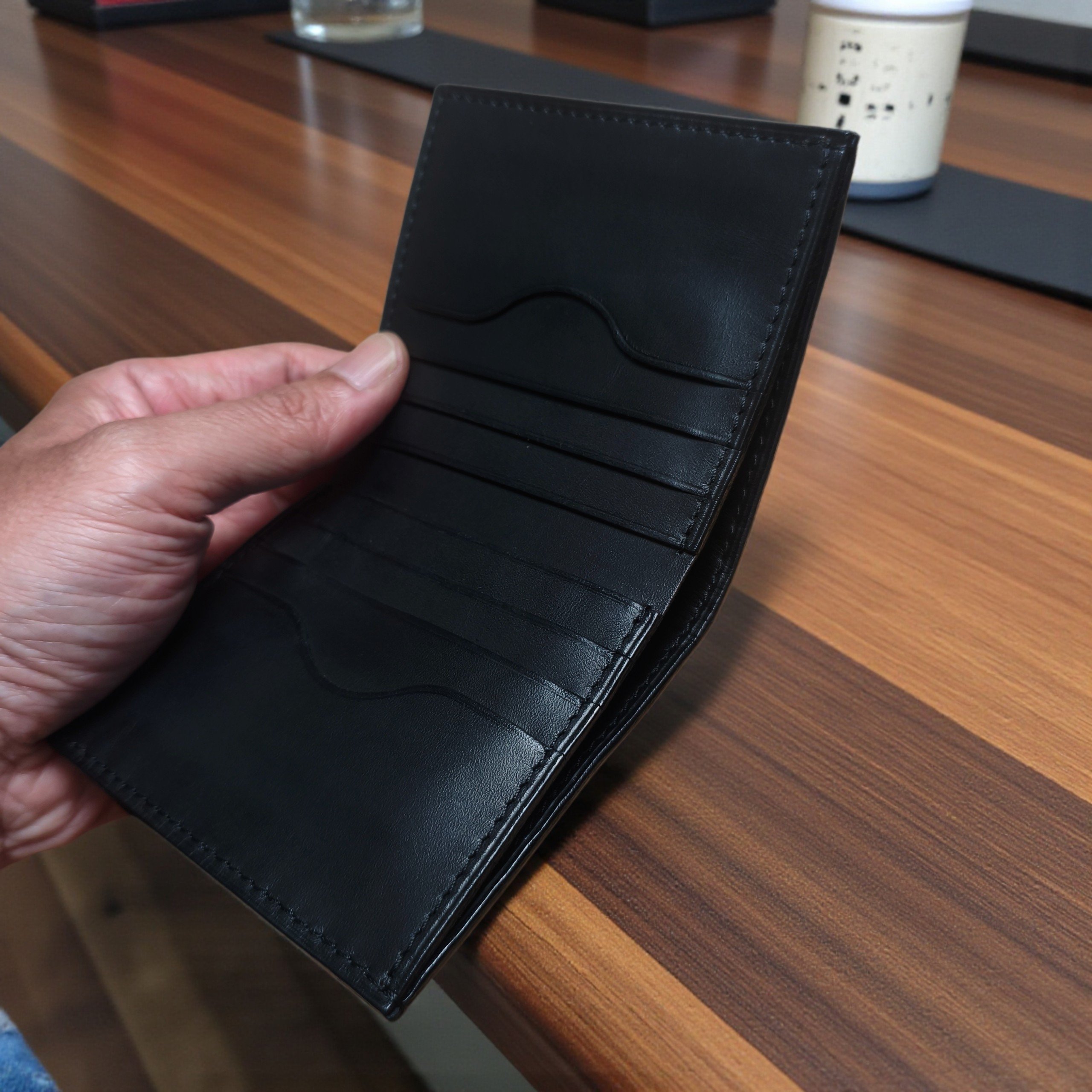 Minimalist bifold wallet 8 card slots